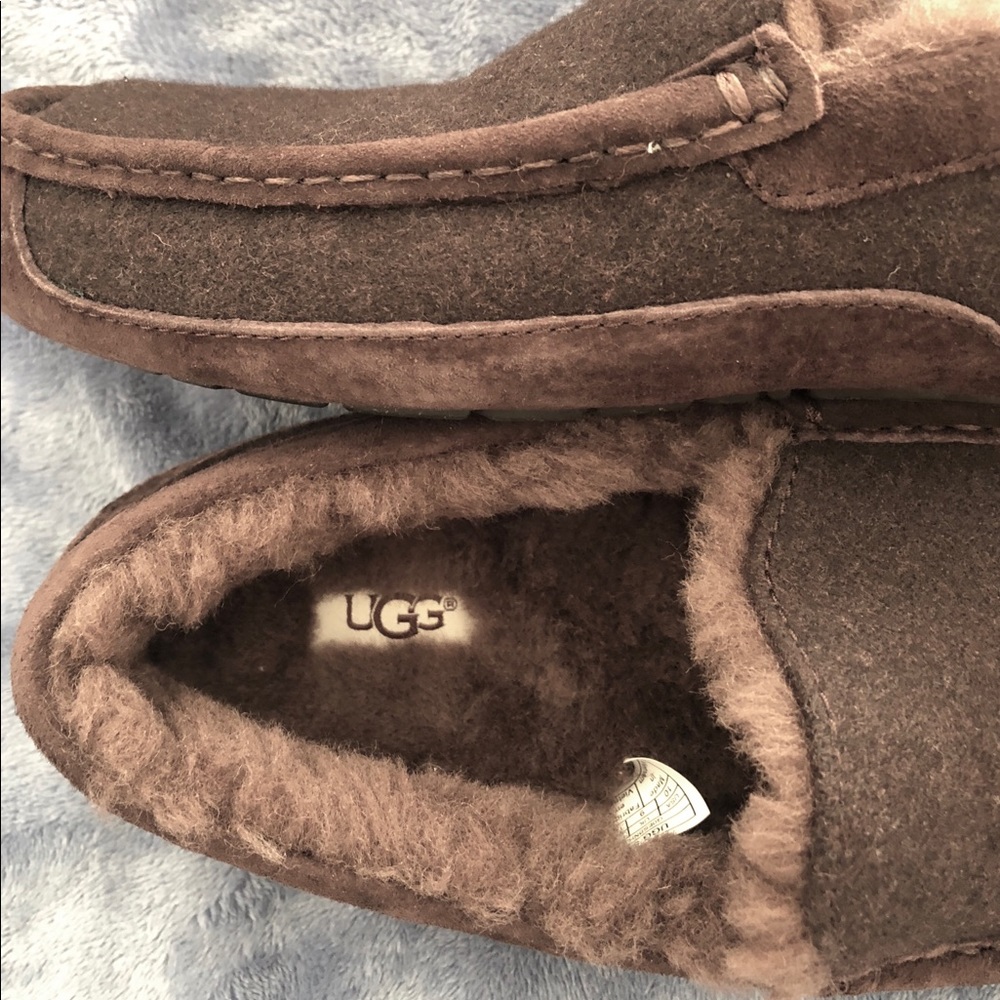 NEW MEN’S SIZE 10 Brown UGG Slippers/Shoes - Picture 4 of 7